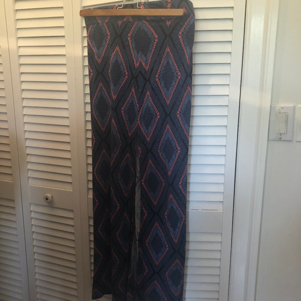 Aeropostale double split skirt, M